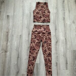 Beyond Yoga Floral High-Waist Legging & Crop Tank Set - Mauve Floral